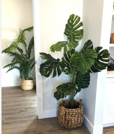 HOT SALE!!!! ARTIFICIAL/FAUX HOME DECOR MONSTERA PLANT (80cm)- GREEN WITH MEDIUM SISAL BASKET