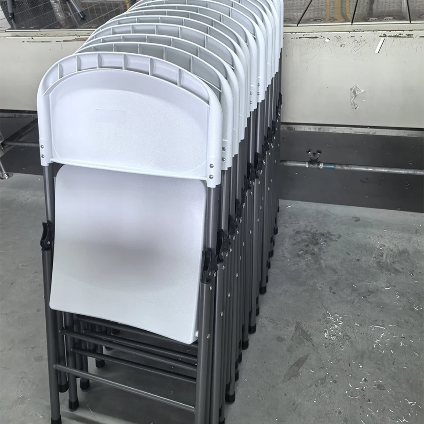 Heavy-Duty Foldable Plastic Chair – Strong Metal Frame, Portable & Easy to Store