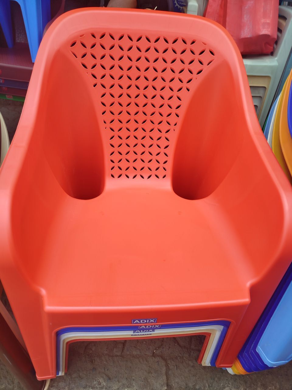 High stadard plastic seat for comfy living