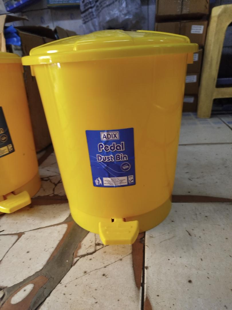 Adix pedal bin/Medical Center bins