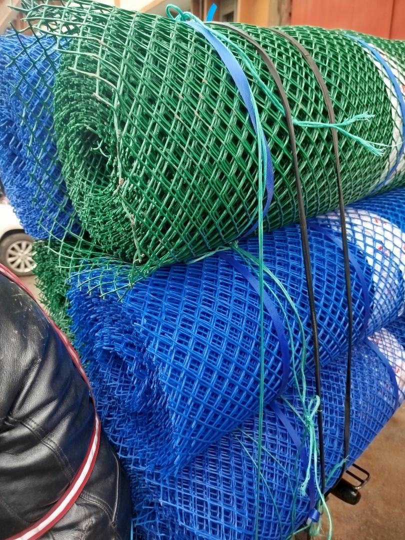 Crazy offer !!! Heavy duty Plastic Chicken mesh- 800 gsm - 1meter wide