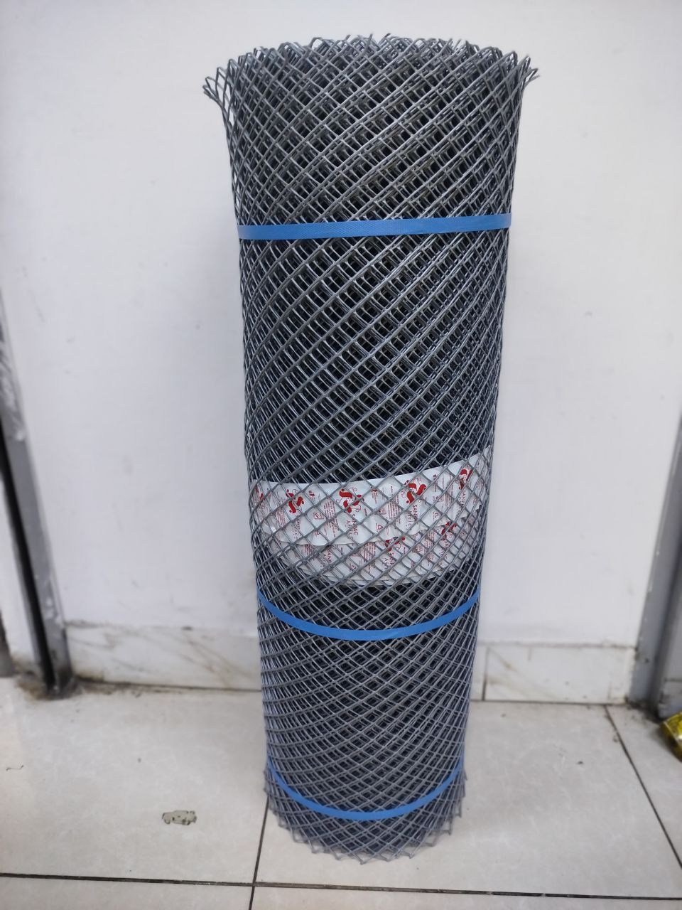 Plastic chicken mesh for walls and floors - non rusting - brand new