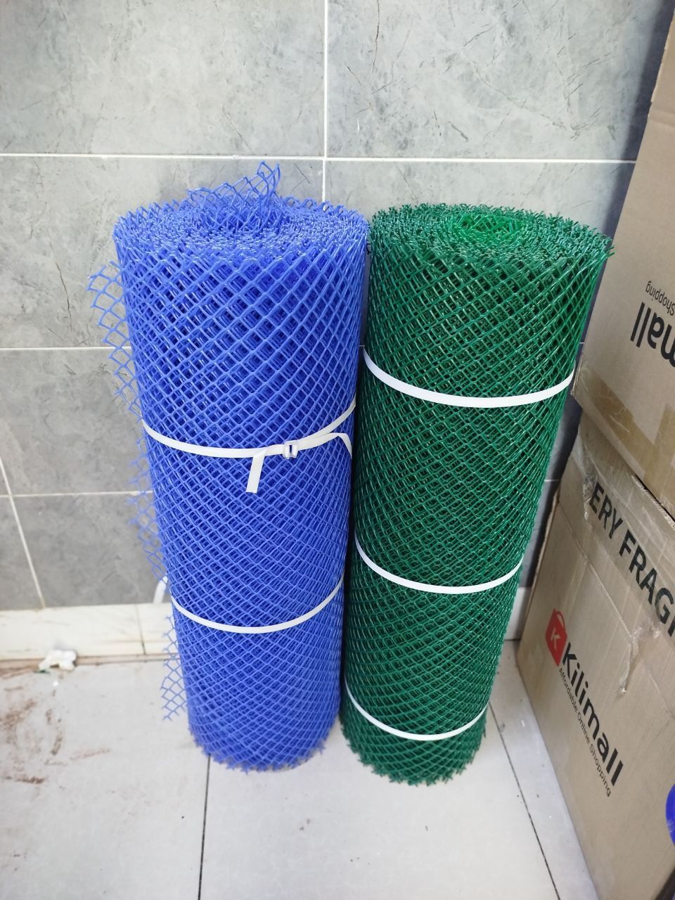Crazy offer !!! Heavy duty Plastic Chicken mesh- 800 gsm - 1meter wide