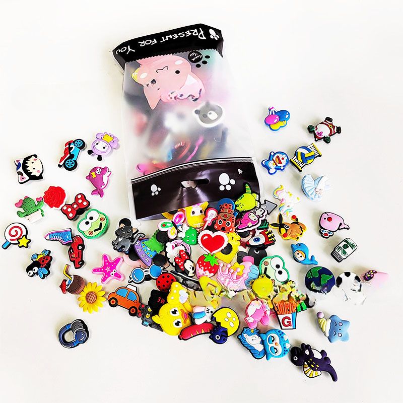 50/100PCS Shoe Charms, Random Different Cute Shoe Decoration Charms Shoe Decoration Party Gifts for Boys Girls Kids Women