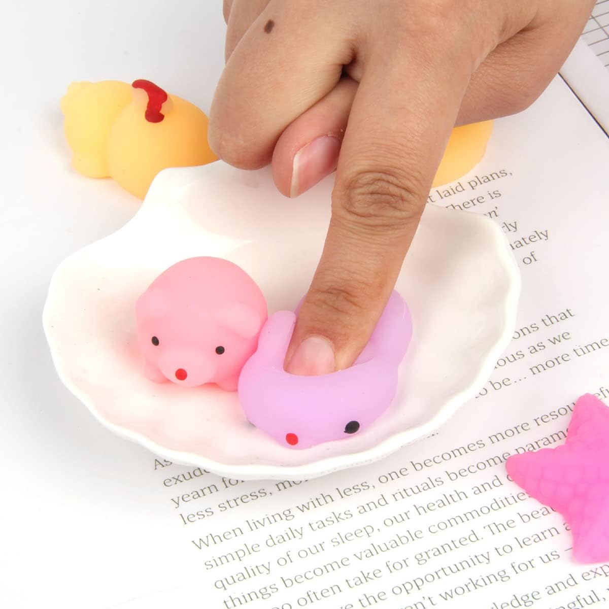 15pcs Mochi Toys Random Mini Kawaii Animals Stress Relief Toys Anxiety Reliever Fidget Toys for Kids Boys Girls Favors Gifts (Random)