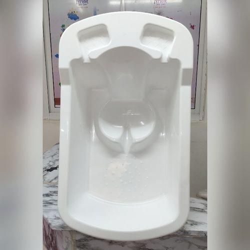 CLEARANCE OFFER Baby Wash Basin Bucket / Baby Bath Tub With Support Area.