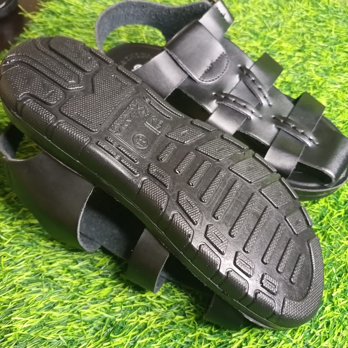 Unisex Genuine Leather Fisherman Sandals – Durable Handcrafted Open-Toe Design with Adjustable Buckle Strap, Comfortable Cushioned Insole, and Anti-Slip Rubber Sole for Casual or Outdoor Wear