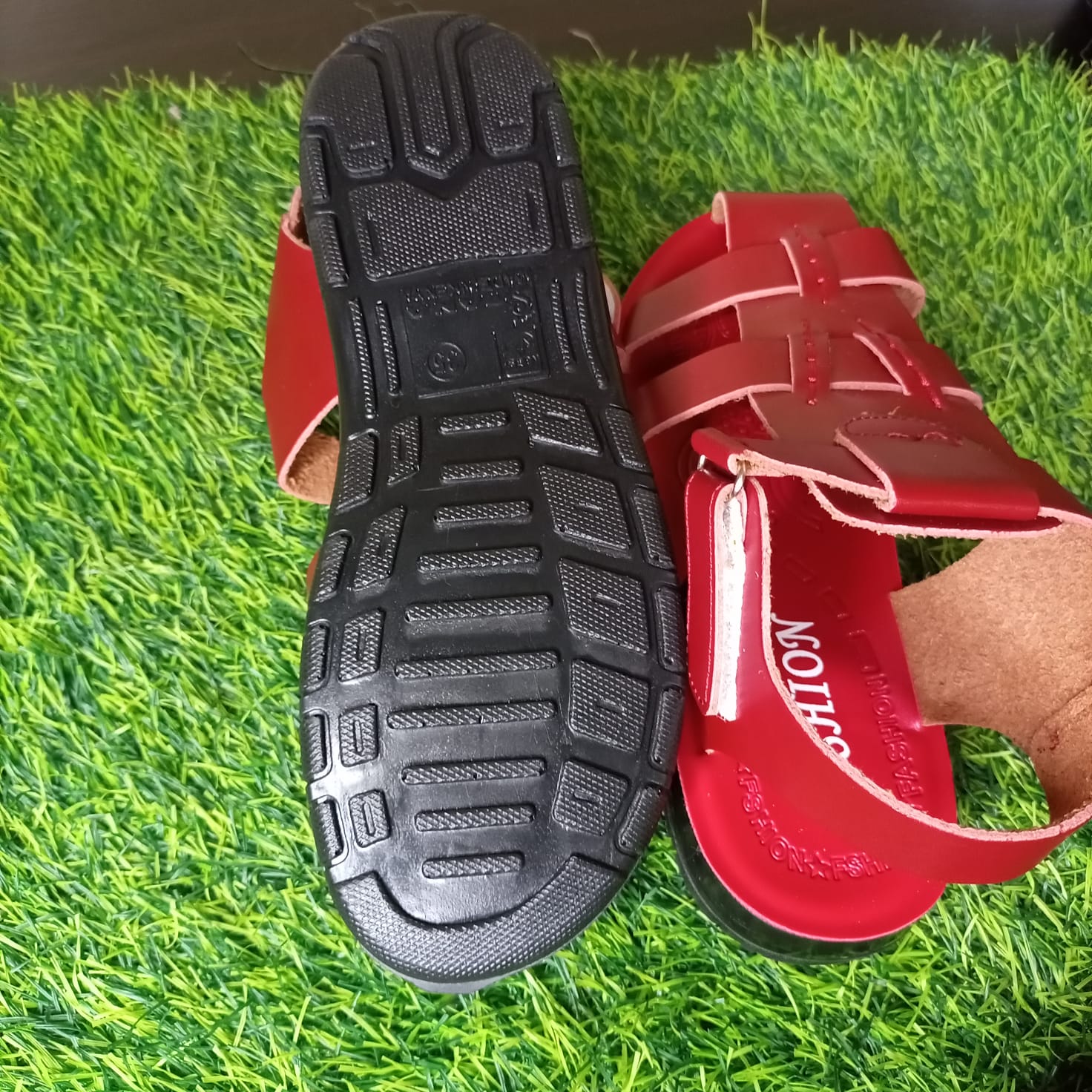 Unisex Genuine Leather Fisherman Sandals – Durable Handcrafted Open-Toe Design with Adjustable Buckle Strap, Comfortable Cushioned Insole, and Anti-Slip Rubber Sole for Casual or Outdoor Wear
