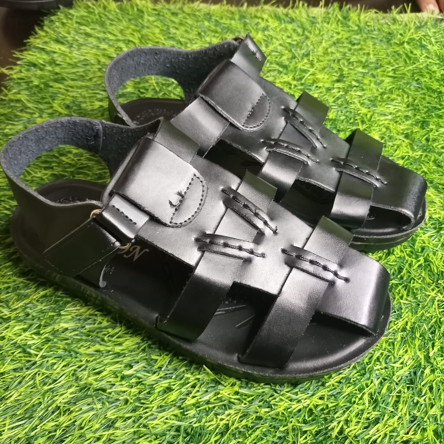 Unisex Genuine Leather Fisherman Sandals – Durable Handcrafted Open-Toe Design with Adjustable Buckle Strap, Comfortable Cushioned Insole, and Anti-Slip Rubber Sole for Casual or Outdoor Wear