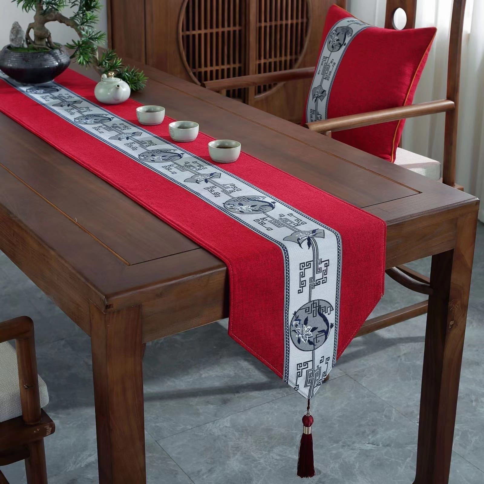 Table Runner 
Cloth material
240cm long