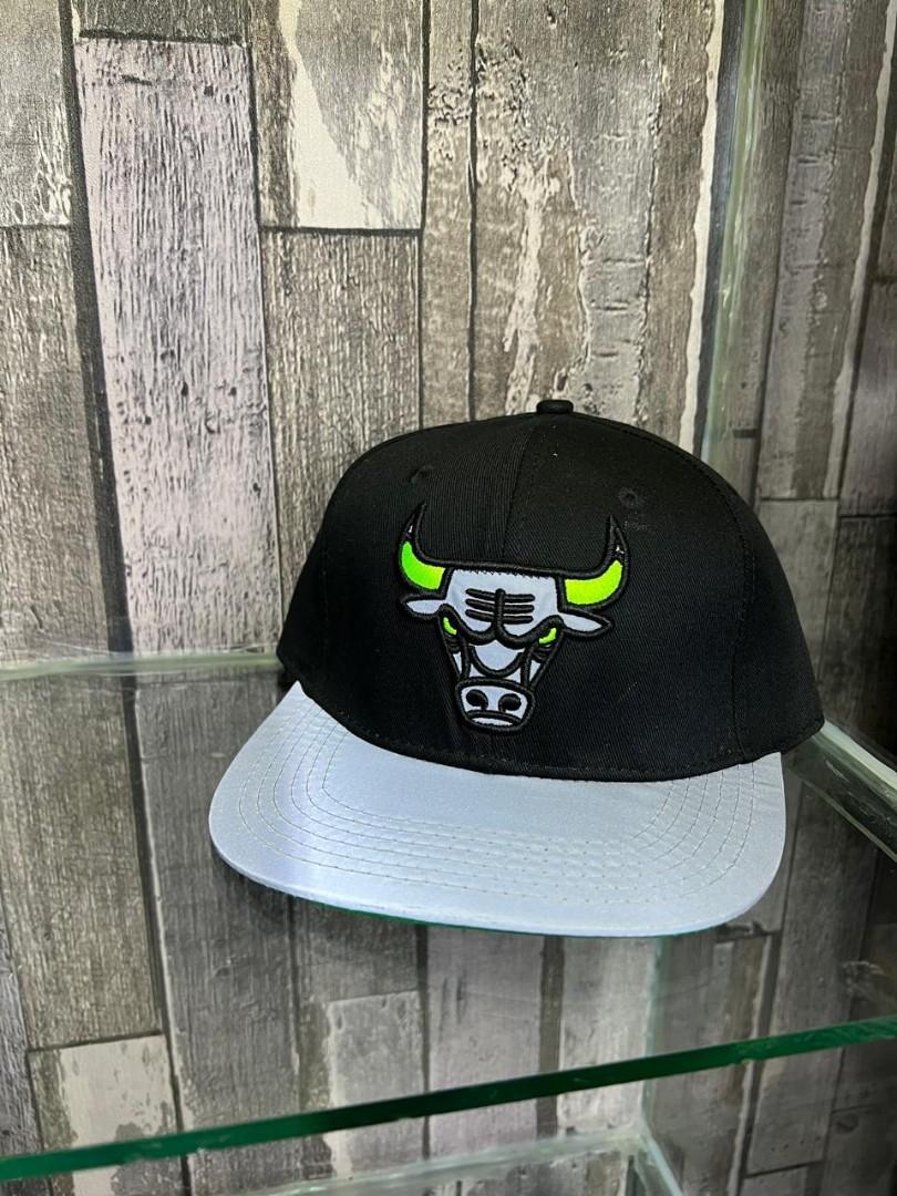 Original Snap Backs Hats / Caps, very Fashionable Basket Ball SnapBacks. Colourfull and Classy