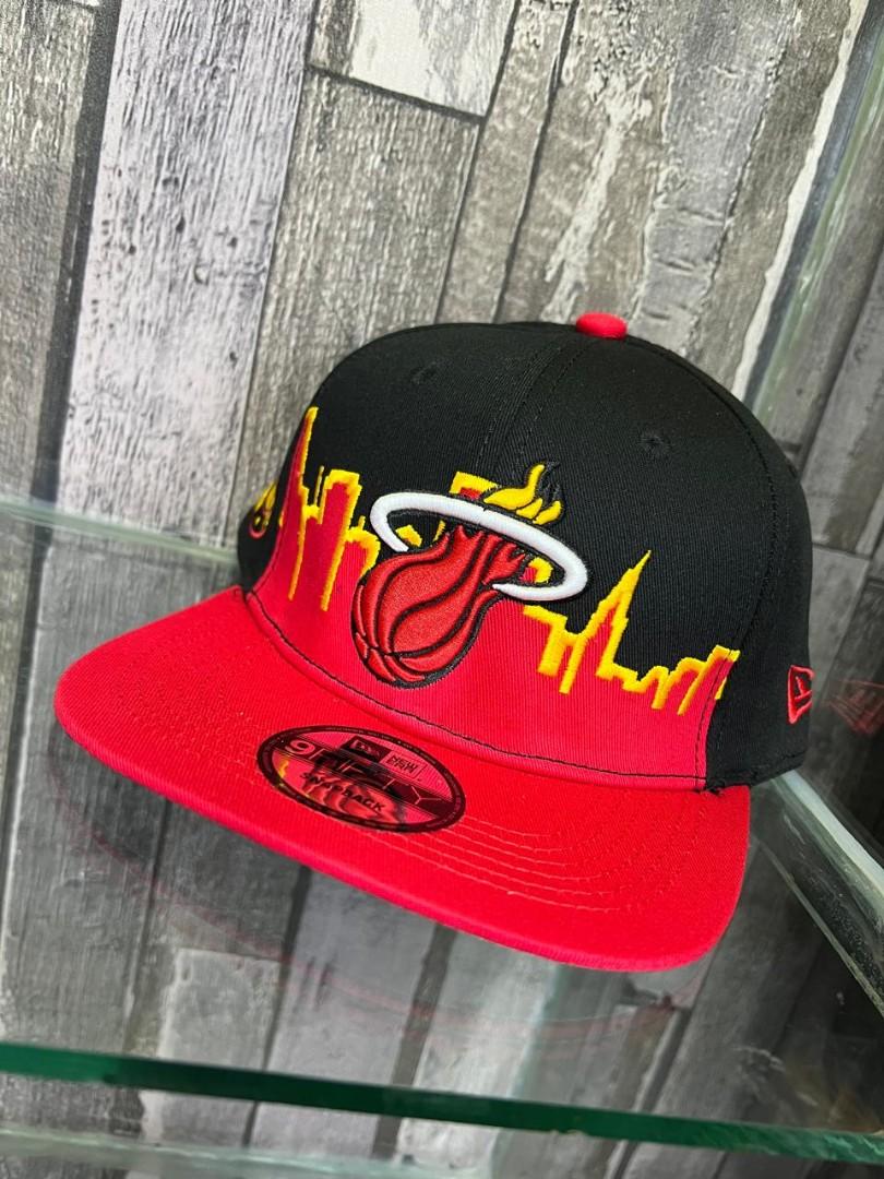 Original Snap Backs Hats / Caps, very Fashionable Basket Ball SnapBacks. Colourfull and Classy