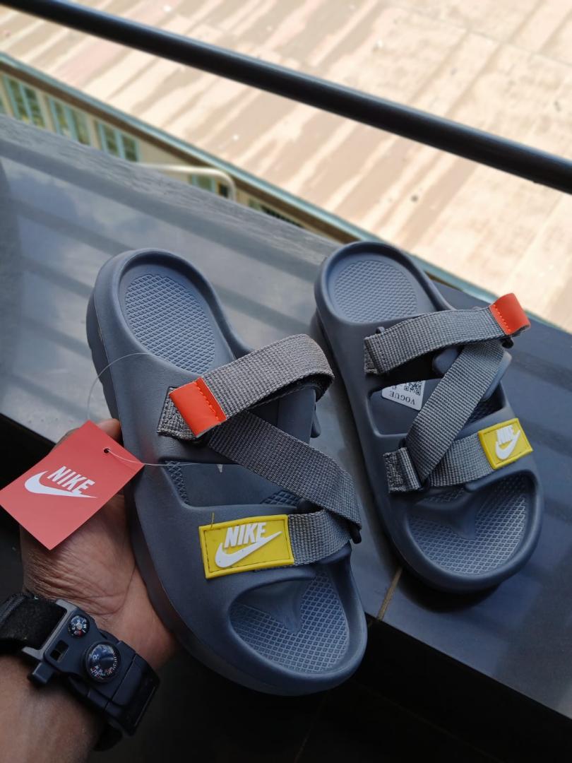 ORIGINAL AIR SLIDES, VERY COMFORTABLE AND CLASSY SLIDES, FLIP FLOPS, SLIPPERS, OPEN SHOES, (BEST SHOP FOR AIRFORCE 1, AIR FORCE, JORDAN, AIR MAX, AIRMAX)