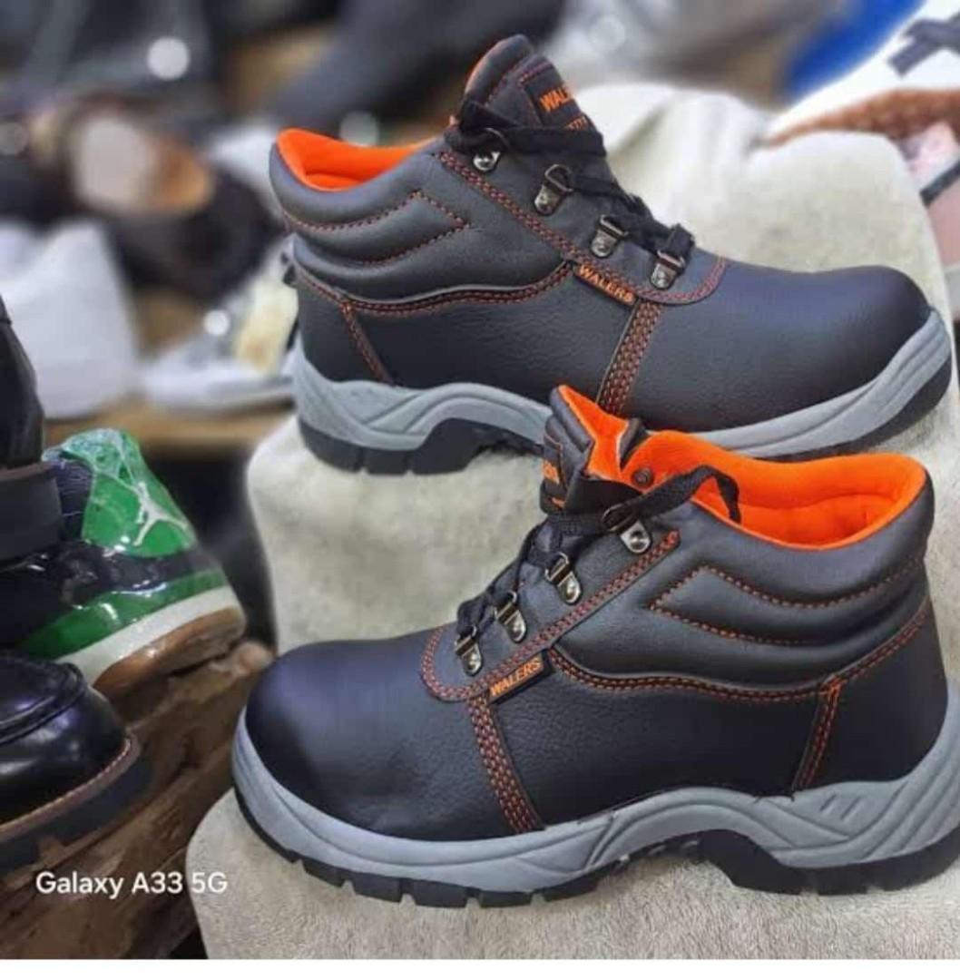 ORIGINAL BLACK LEATHER AND RUBBER SOLE SAFETY BOOTS, INDUSTRIAL BOOTS, SAFETY SHOES, COMPANY SHOES