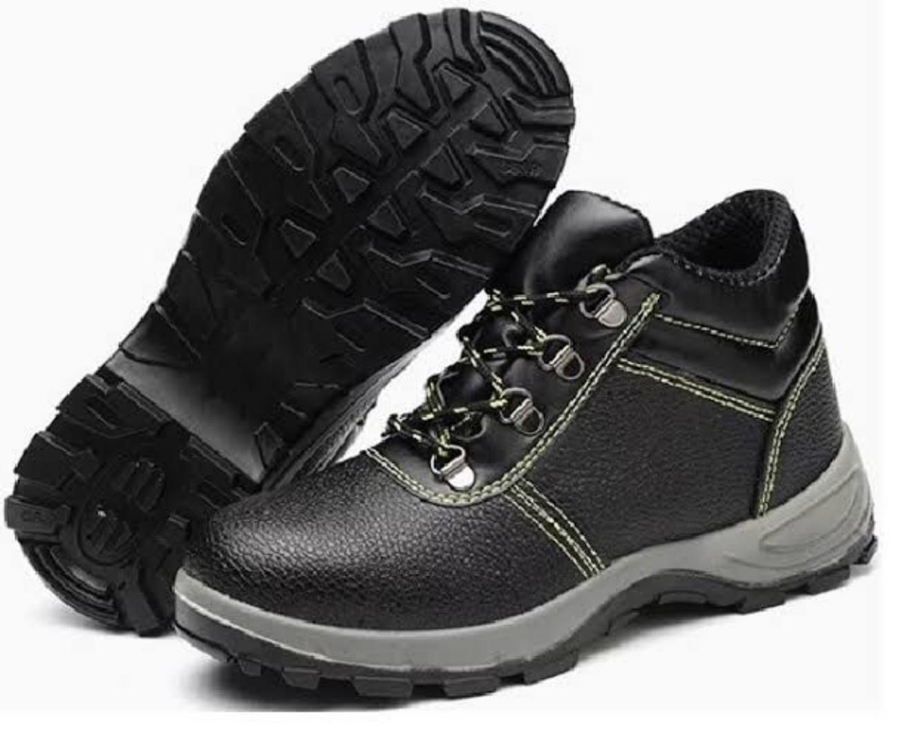 ORIGINAL BLACK LEATHER AND RUBBER SOLE SAFETY BOOTS, INDUSTRIAL BOOTS, SAFETY SHOES, COMPANY SHOES, SCHOOL SAFETY BOOT