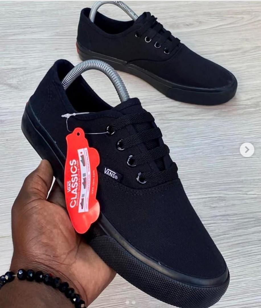 🔥( ON OFFER)NEW ARRIVAL VANS OF THE WALL, BLACK VANS, CASUAL RUBBERS, LACE UP, VERY COMFORTABLE AND DURABLE RUBBER SHOES. BEST SHOP FOR VANS, MENS RUBBERS, WOMEN RUBBERS GENERIC