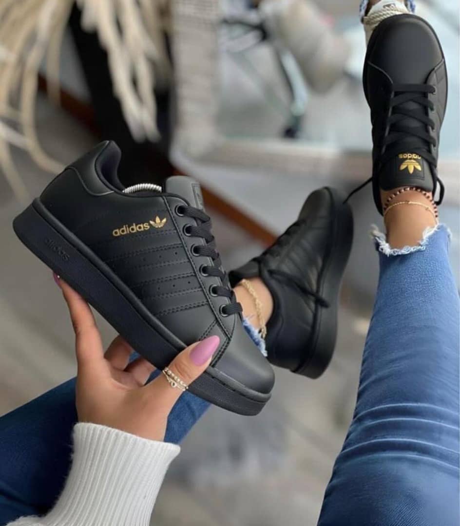 🔥 (on offer)  BLACK ADIDAS STAN SMITH SNEAKERS, VERY COMFORTABLE AND CLASSY SNEAKERS FOR LADIES(generic)