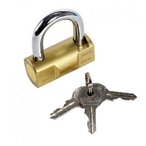 Stelar Lock Stelar Cylindrical Hardened Padlock.KEY FEATURES
Body: solid brass
rounded edges to avoid abrasions.
Keys:nickel plated brass keys
Shackle: case-hardened and tempered steel for
high resist