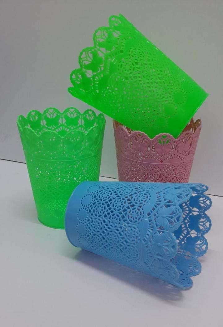 🎀DONT MISS OUT☀️4PCS Multipurpose Plastic Storage Container - Decorative Flower Vase, Spoon Holder, Or Desk Organizer For Home & Office😎High-Quality Plastic: Durable, lightweight, and waterproof