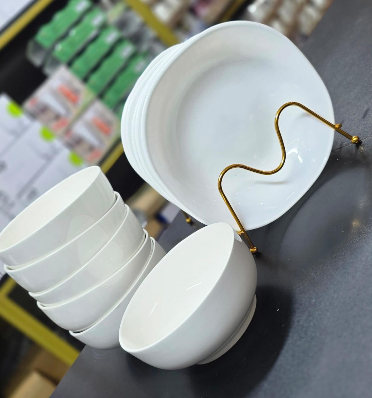 🎇12pcs unique dinner ware set,6 bowls and 6 soup plates🦋Pack of 12 dinner set of 6 ceramic bowls and 6 dinner plates with a bl Suitable for any dining dining setup.

Material:Ceramic

pat