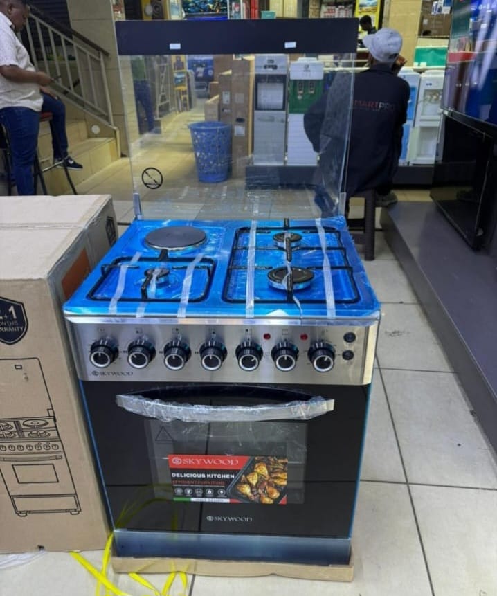 50*55 skywood 3+1 standing cooker with electric oven ,timer,light and auto ignation 🎀brings you reliable, affordable and energy-saving home appliances. The brand is recognized for producing high-qual