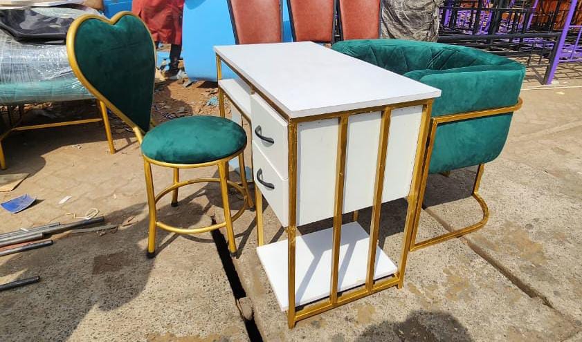 READLY AVAILLABLE🥰Metal Salon Nail table and chair🦋compact workstation designed for nail care services like manicures and nail art. The table provides a smooth, easy-to-clean surface with space for