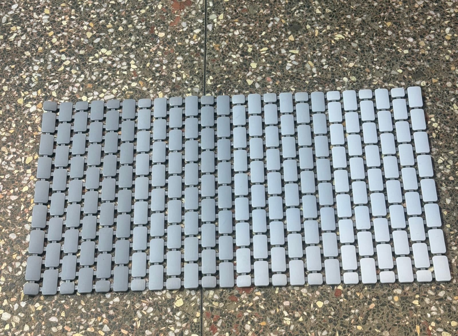 Anti  Slip Bath Mat for Tub, 70 x 40cm Shower Mats with Suction Cups and Drain Holes, Bathroom Bathtub Mat😶‍🌫️The feet are very soft and comfortable, super absorbent, anti-slip and not easy to move.