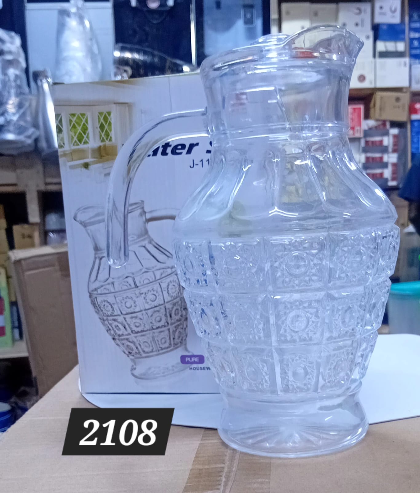 NEW INN🎀Wine ,Juice, Water Serving Glass Jugs🦋Classic water shape is crafted with fire-polished rim. Machine-made using the latest technology to resemble the quality of hand-blown stemware at an eve