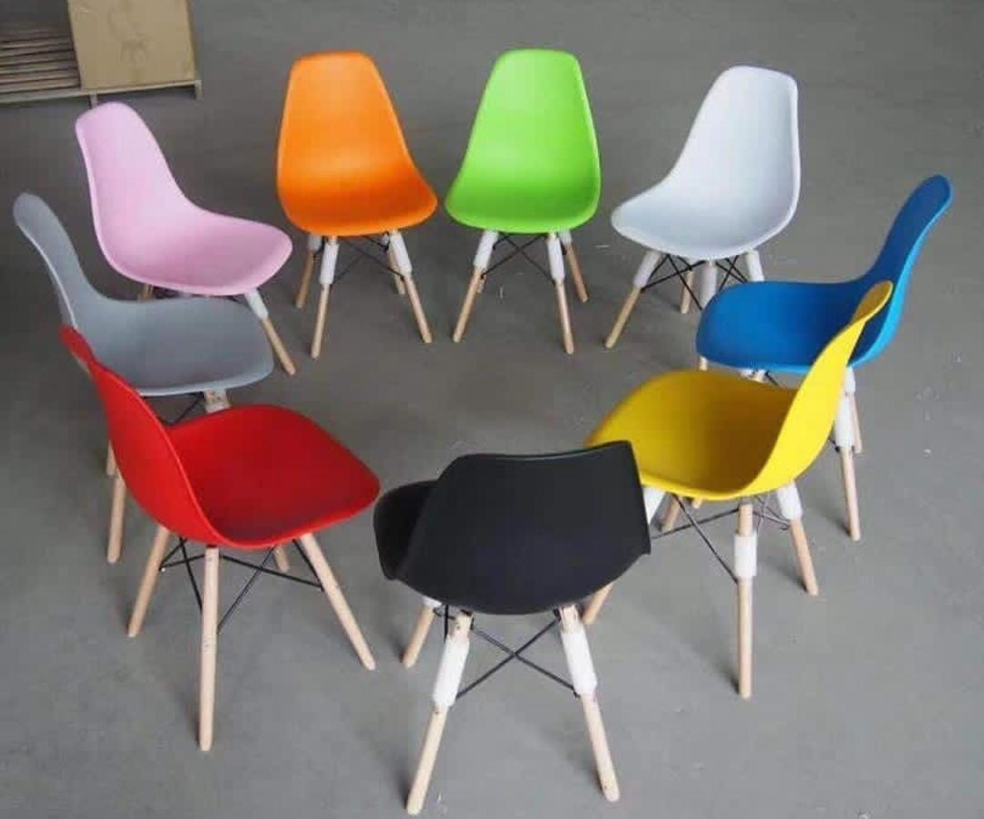 Eames Outdoor Chair – White, Heavy-Duty, Modern Design, Suitable for Home & Office🎇designed with high-quality hardware strong enough to support heavy loads. Its minimalist and elegant design blends s