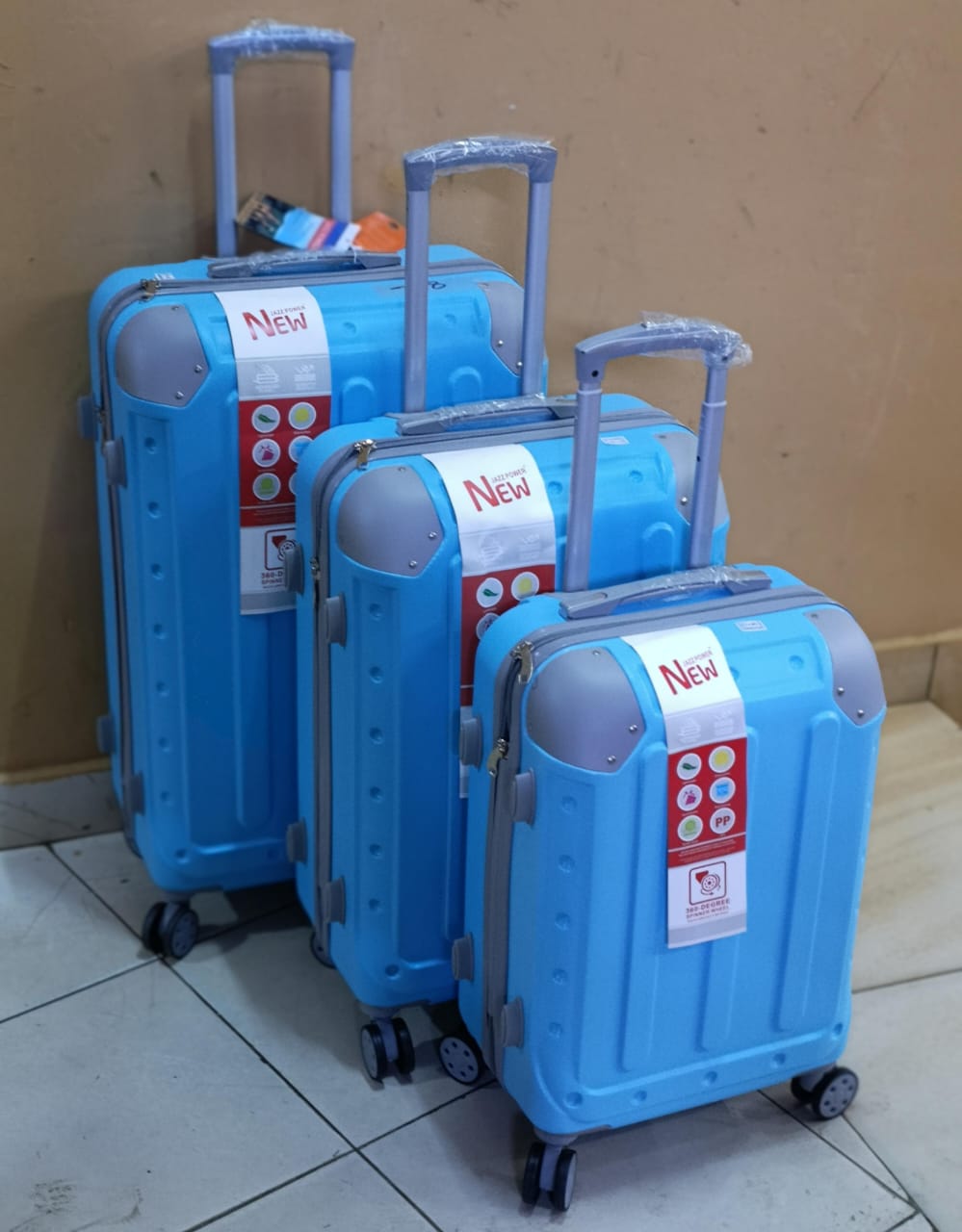 ✅️SUPERIORQUALITY✅️📍SHOPNOW📍Pvc 26 INCH 3 IN 1 LAXURIOUS FIBRE SUITCASE BRIEFCASE TRAVEL BAG.Made of high-quality materials
Sleek and stylish design
3-in-1 design 
Hard outer shell for protection
Nu