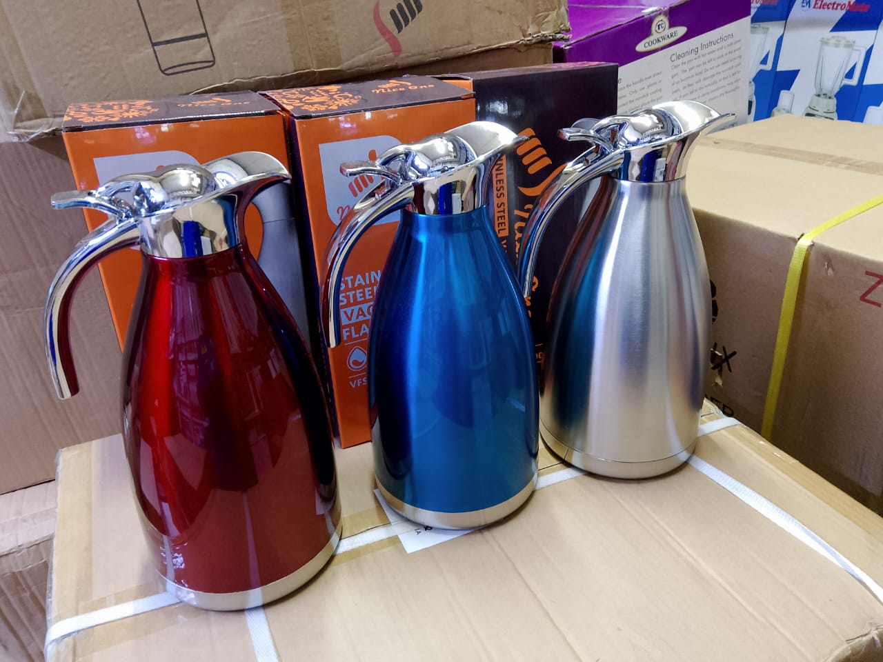 🎇Nice One Stainless Steel Vacuum Flask High-Quality Thermos - 2.0L🎇high-quality stainless steel, ensuring durability and long-lasting performance. Its sleek and modern design comes in an assortment