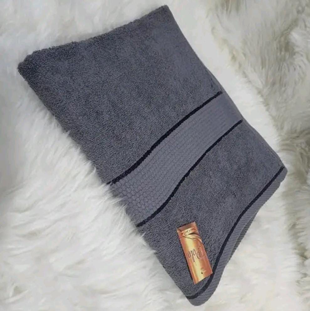 TOWELS 1PC HIGH QUALITY COTTON BATH TOWEL 90*165CM WITH PREMIUM DOUBLE STRIPPED COTTON QUALITY AND PRICE SHOULD AL Feel the soft touch with the supWAYS BE IN ONE SENTENCE ENJOY FROM BATHROOM WITH A,