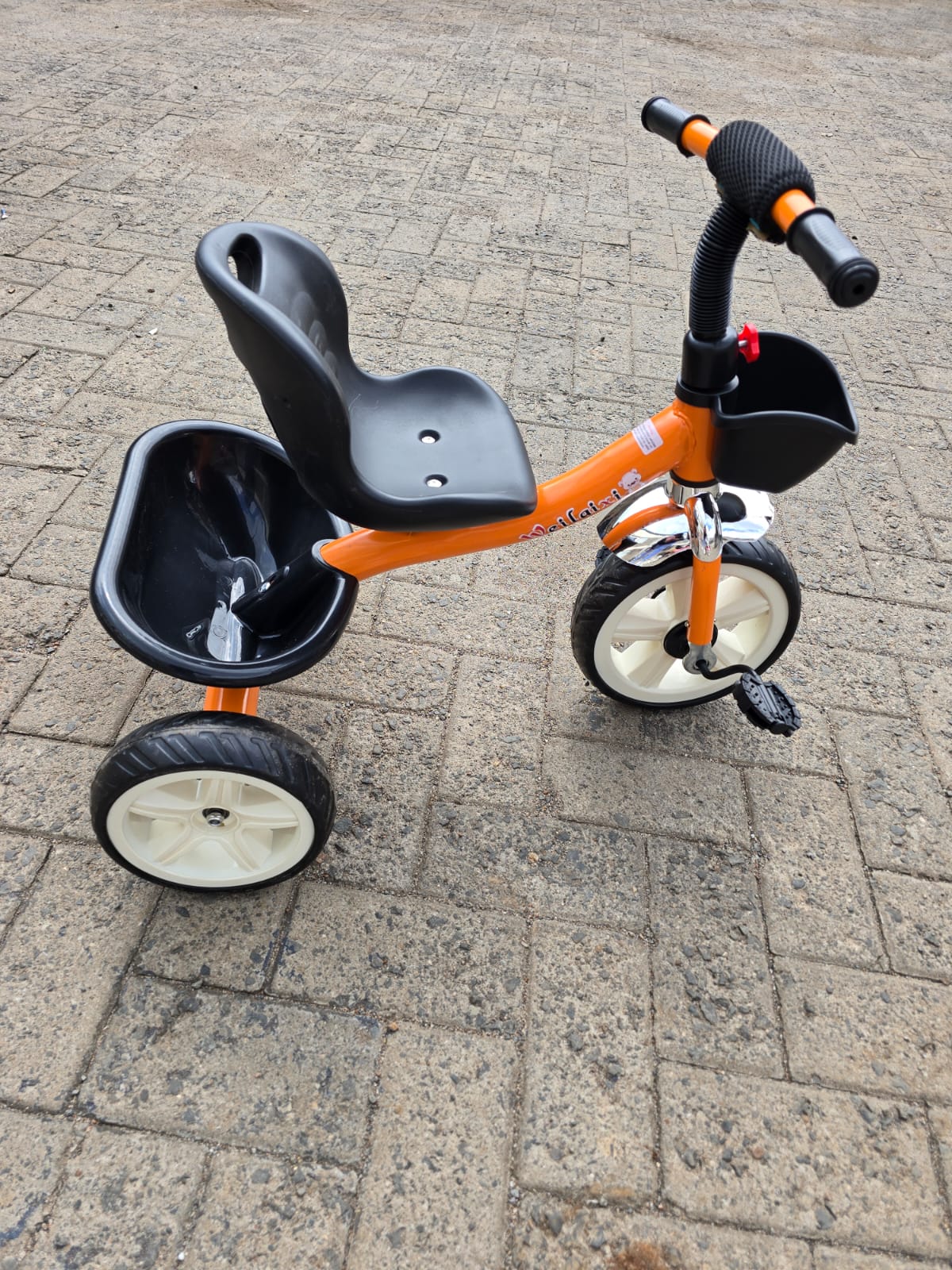 Executive kids Tricycle Designed for toddlers and young children, it features a sturdy frame, smooth pedal action, and an adjustable seat to grow with your child.