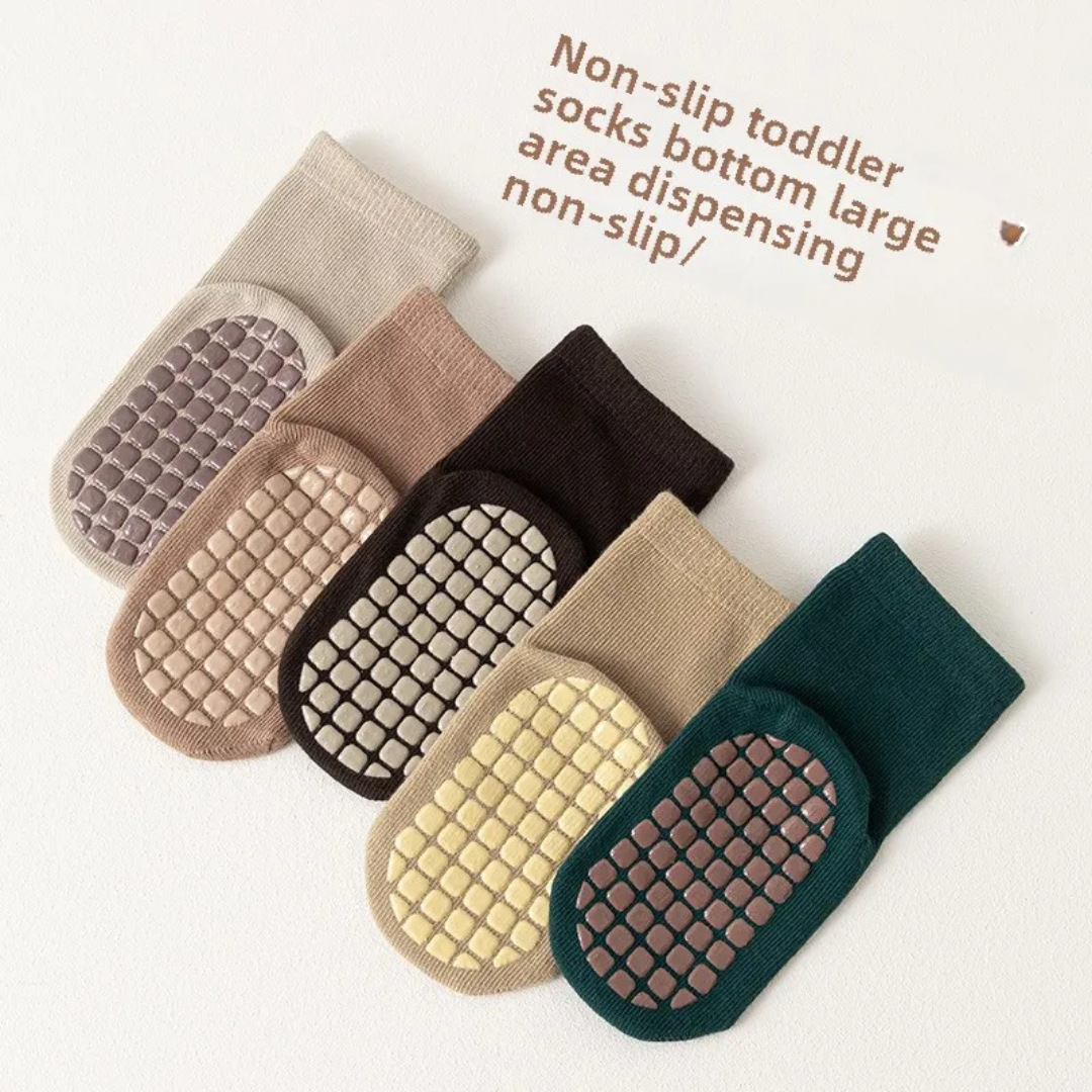 Keep tiny toes cozy, safe, and stylish with our 5 Pairs Baby Anti-Skid Socks. Designed with love for little explorers, these socks feature adorable animal faces that bring joy to every step. For 0-5 Y