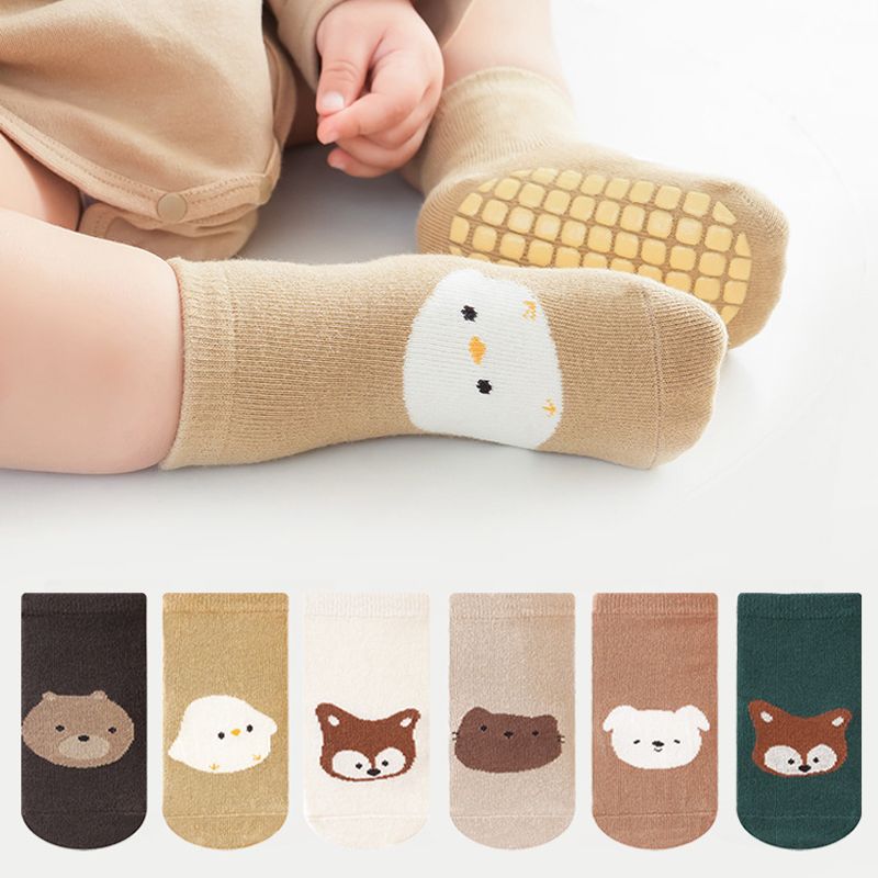Keep tiny toes cozy, safe, and stylish with our 5 Pairs Baby Anti-Skid Socks. Designed with love for little explorers, these socks feature adorable animal faces that bring joy to every step. For 0-5 Y