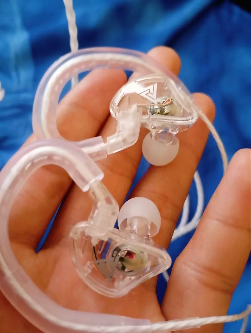 QKZ AK6 sports headphones in-ear wire-controlled mobile phone headphones with microphone bass QKZ Earphones Original Wired Earphone Line Control Wired Earbuds Sports Gaming Earphones headset with mic