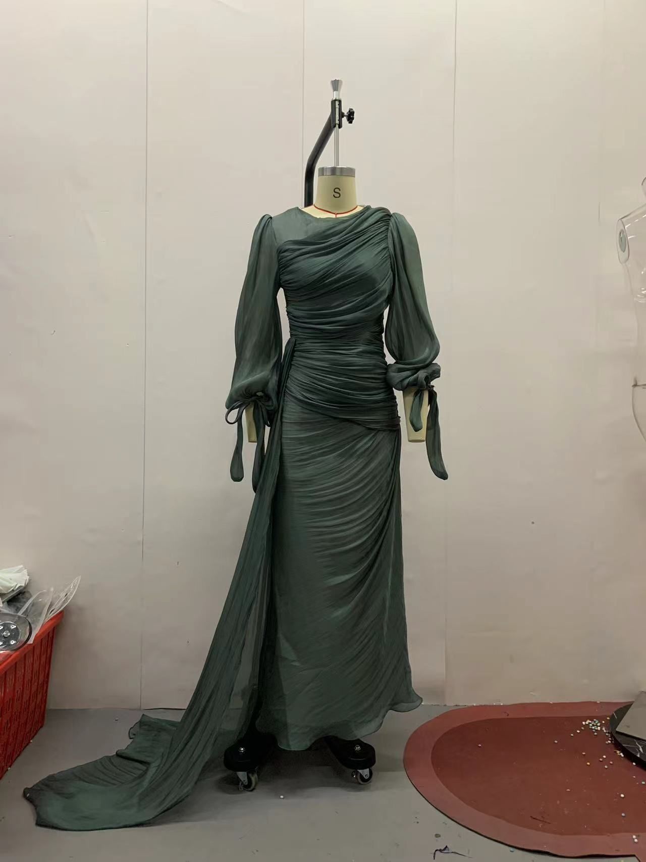 Fashion Lantern Sleeves Autumn Party Dress Elegant Solid Color Lace Up Dress Ladies O-neck High Waisted Pleated Long Dress