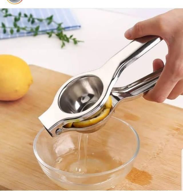Stainless Steel Lemon Squeezer / Orange Juicer - Fast Handle Press Tool