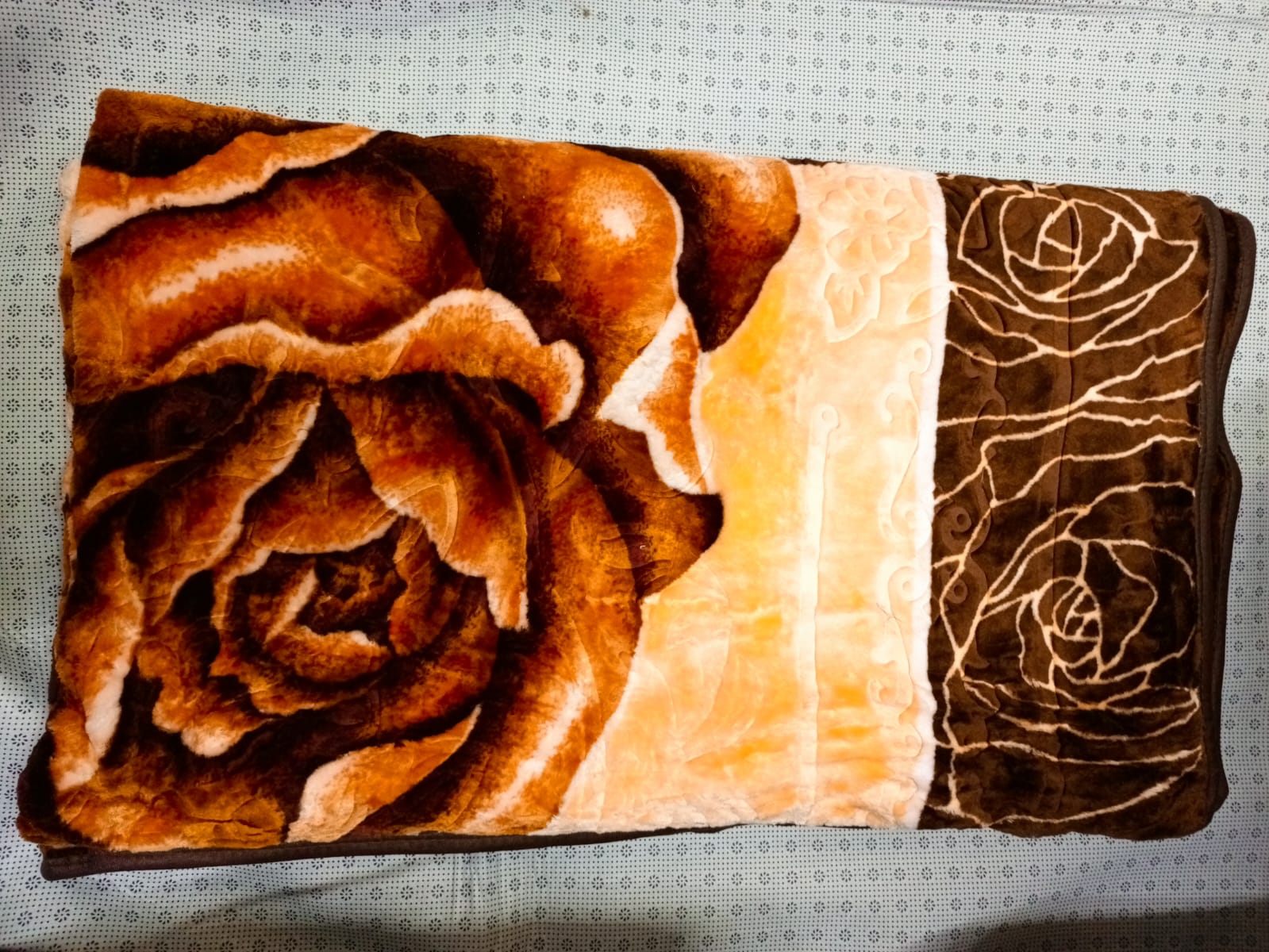 Single Ply Blanket 6x6 – Soft Warm Lightweight Everyday Blanket, Soft and warm single ply fabric for everyday use, Lightweight yet cozy for all seasons, Gentle on skin and breathable material.