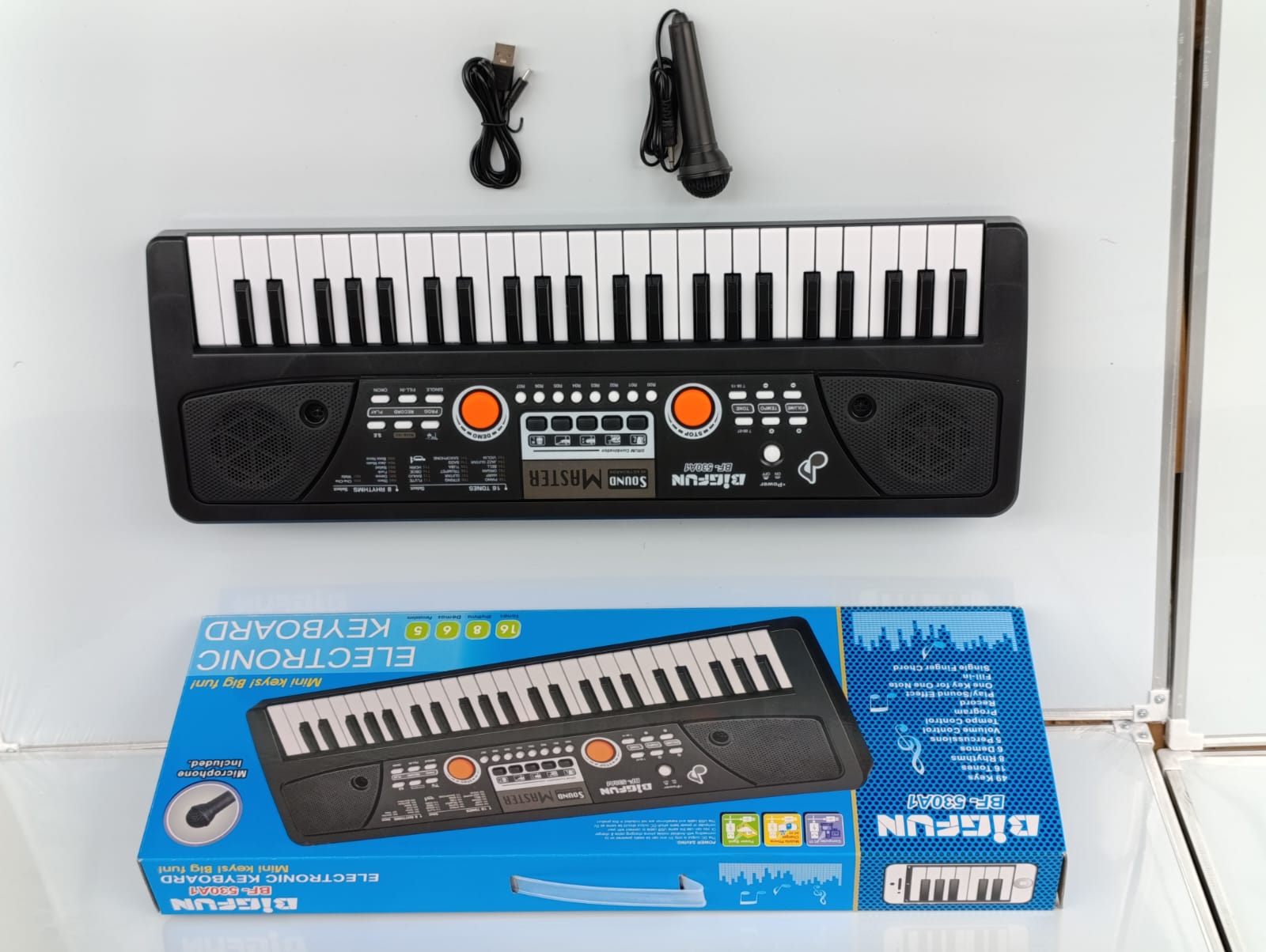 PRICE DROP  !!49keys Electronic PIANO Electronic Keyboard's collection of basic features and functions make this keyboard the perfect choice for just about any player, from novice to skilled musicians
