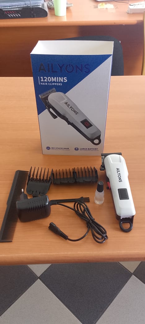 HIGH QUALITY !!Rechargeable ailyons hair clippers.Stainless steel blade
Taper control cutting lenghts
LCD battery capacity display
3,6,10,13mm spacing comb
2000mAh lithium-ion battery
4-5 hours cordle