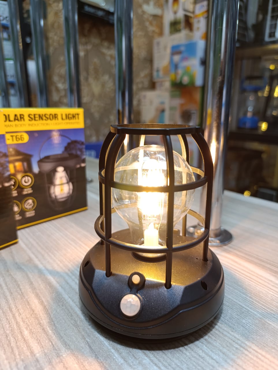 NEW DEALS !! CL-T66 Solar Sensor Light.Powerful blackout lighting
Distinctive for gardens, swimming pools, and the entrance to the house
  Night market stall
  Vehicle maintenance