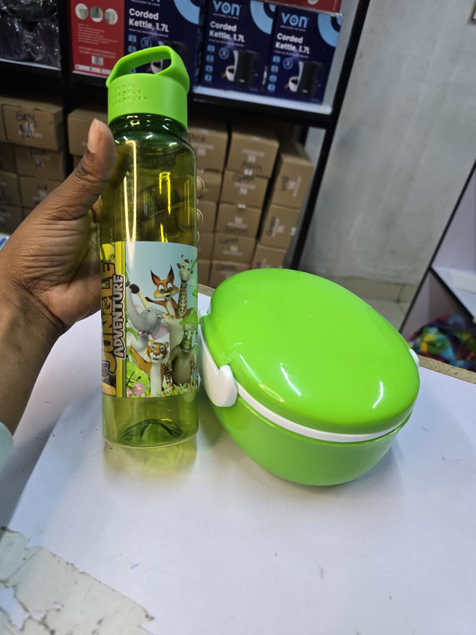 OFFER OFFER !! Lunchmate Combo Set – Durable Food-Safe Lunch Box, Portable Meal Container for School, Office & Travel.perfect for school, office, or travel, designed to keep your meals fresh