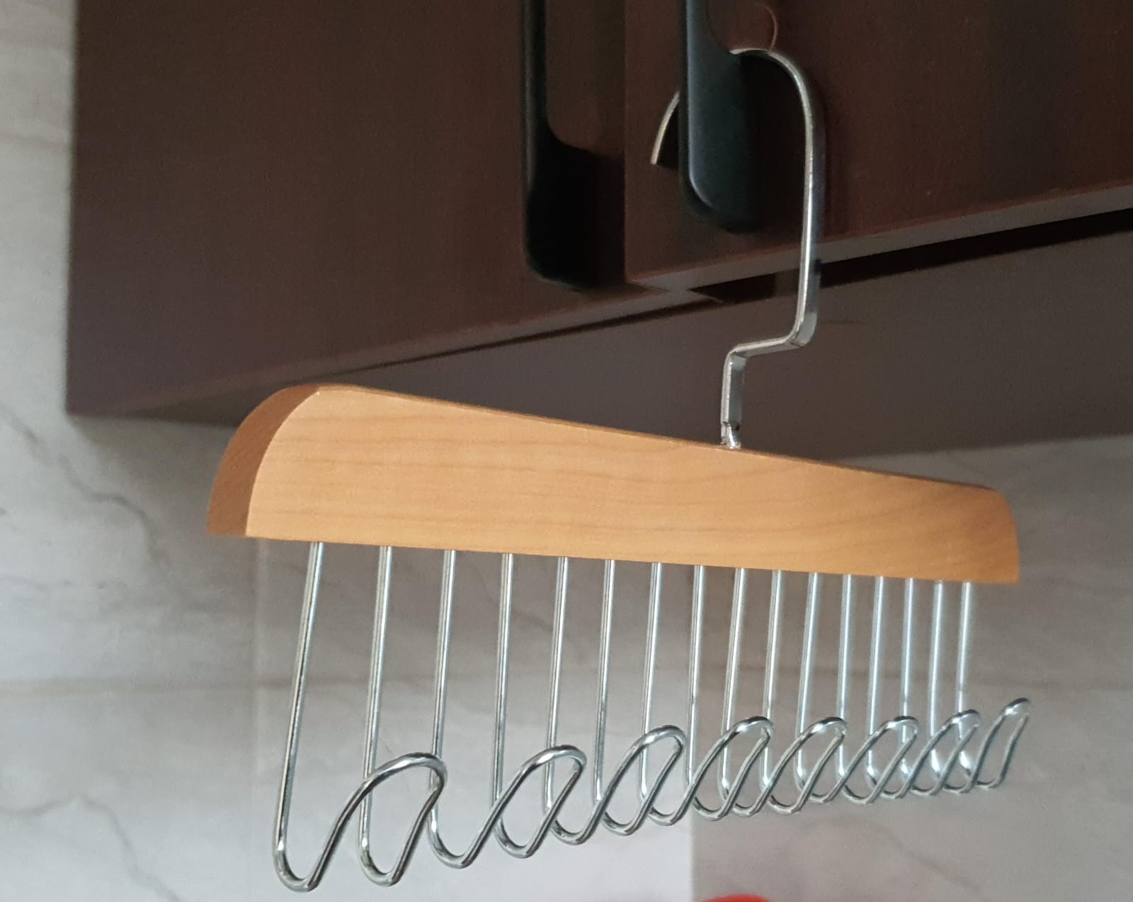 multi hook underwear or bag hanger
Wooden plank 8 hook hanger