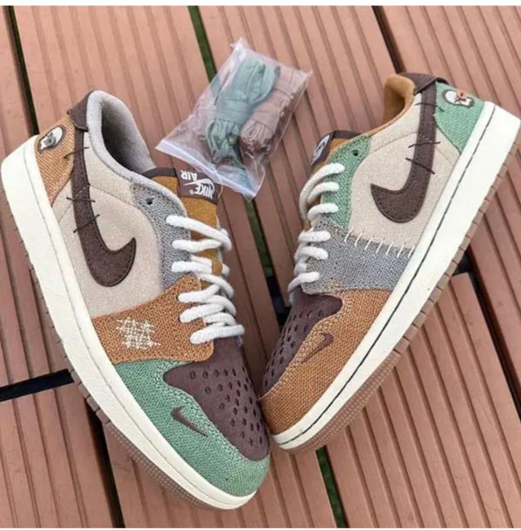SB VOODOO material sneakers
