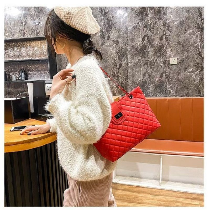2024 New Fashion Leisure Underarm Bag Diamond Check Embroidered Thread Chain Bag Women's Single Shoulder Oblique Span Tote Bag Women's Whole Network Quality First Service First Price Lowest