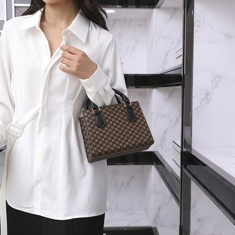 Vintage Print Bag Female All-match Advanced Sense Tote Bag 2025 New Fashion Temperament Female Bag Korean Version Handbag Whole Network Quality First Service First Price Lowest
