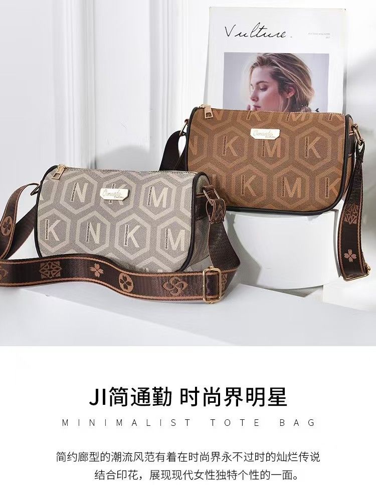 2025 fashion crossbody bag bag simple retro texture small bag female new autumn 100 shoulder mobile phone small square bag the first quality of the whole network the lowest price