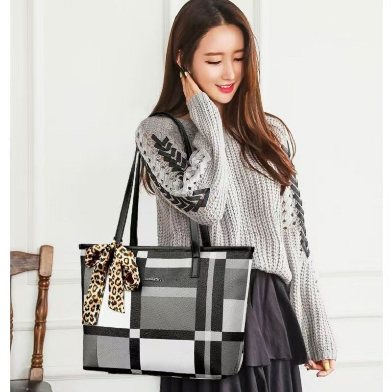2025 New Women's Bag Color Contrast Tote Bag Simple Plaid Single Shoulder Bag Large Capacity Commuter Leisure Handbag Whole Network Quality First Service First Price Lowest