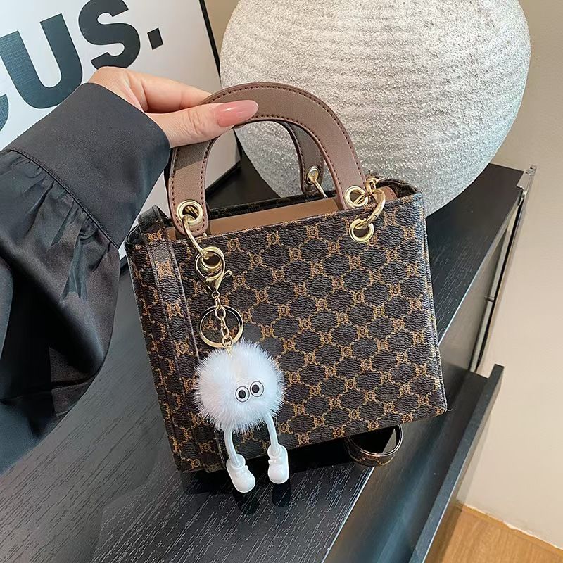 Cross-border Vintage Portable Women's Bag New Personality Fashion Hundred Large Capacity Single Shoulder Crossbody Bag Wholesale Whole Network Quality First Service First Price Lowest